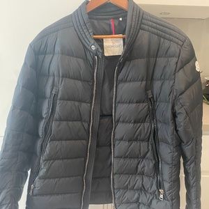 MONCLER JACKET (BLACK SIZE 6)